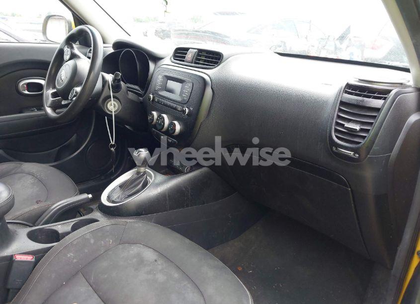 Photo 5 of 2015 Kia Soul + (VIN KNDJP3A55F7111767)