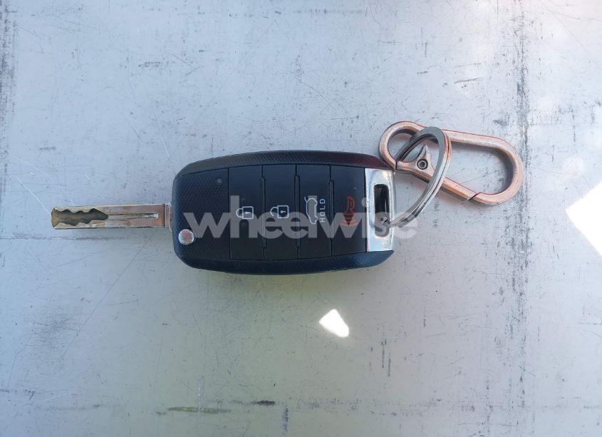 Photo 11 of 2015 Kia Soul + (VIN KNDJP3A55F7114538)