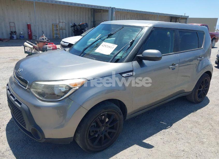 Photo 2 of 2015 Kia Soul + (VIN KNDJP3A55F7114538)