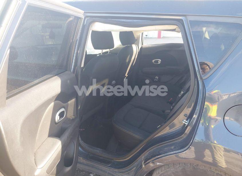 Photo 8 of 2016 Kia Soul + (VIN KNDJP3A55G7252288)