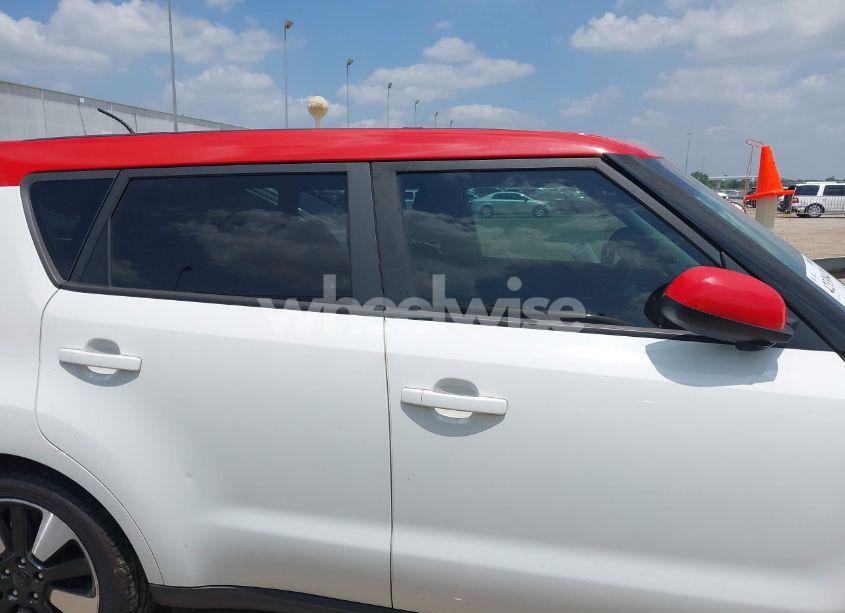 Photo 13 of 2017 Kia Soul + (VIN KNDJP3A55H7410243)