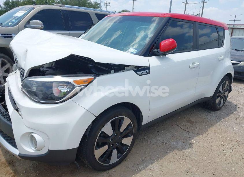 Photo 2 of 2017 Kia Soul + (VIN KNDJP3A55H7410243)