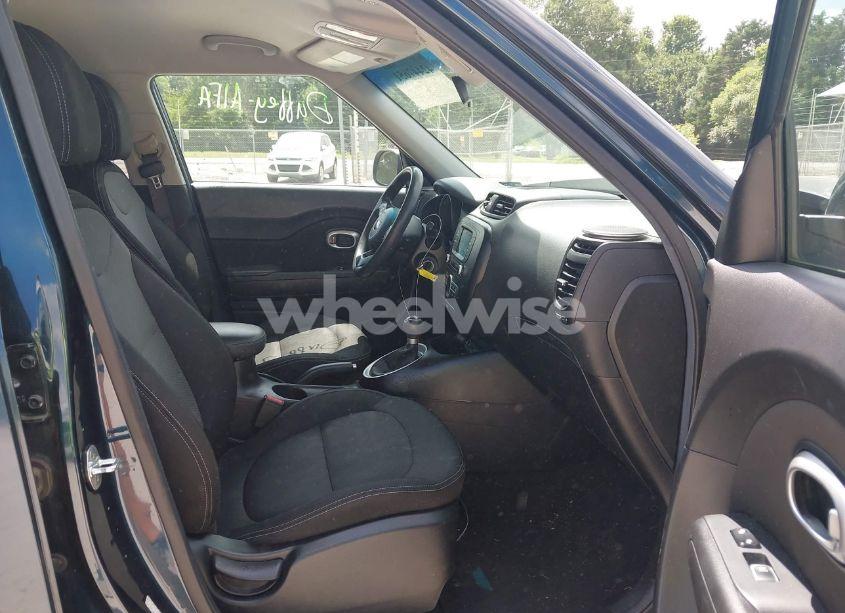 Photo 5 of 2017 Kia Soul + (VIN KNDJP3A55H7435403)