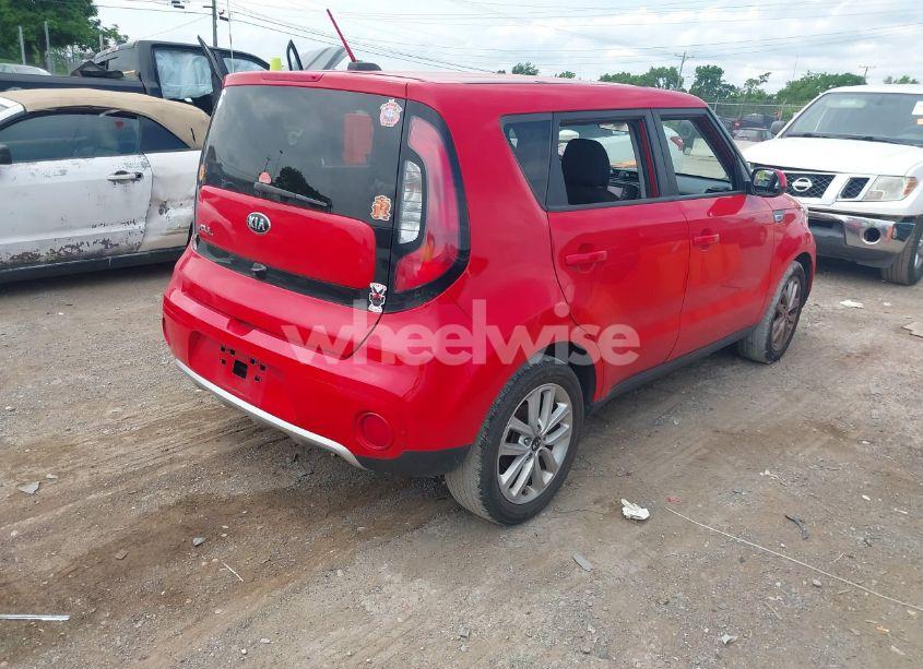 Photo 4 of 2017 Kia Soul + (VIN KNDJP3A55H7502940)