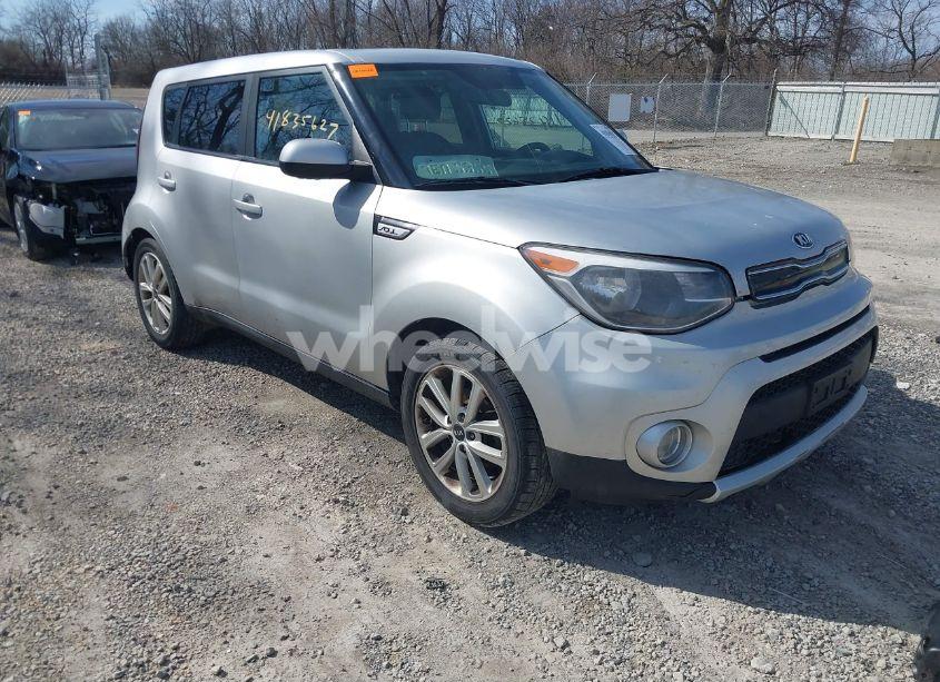 2018 Kia Soul + (VIN KNDJP3A55J7576218) main photo