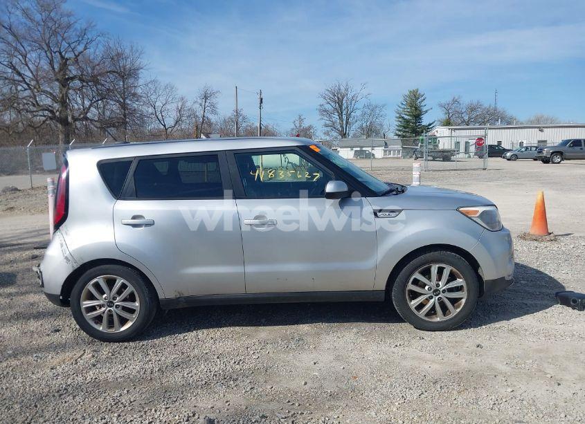 Photo 14 of 2018 Kia Soul + (VIN KNDJP3A55J7576218)