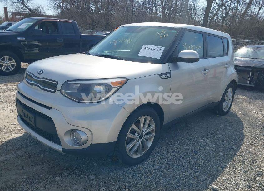 Photo 2 of 2018 Kia Soul + (VIN KNDJP3A55J7576218)