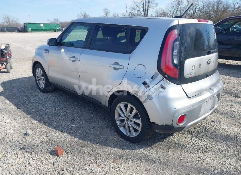 Photo 3 of 2018 Kia Soul + (VIN KNDJP3A55J7576218)