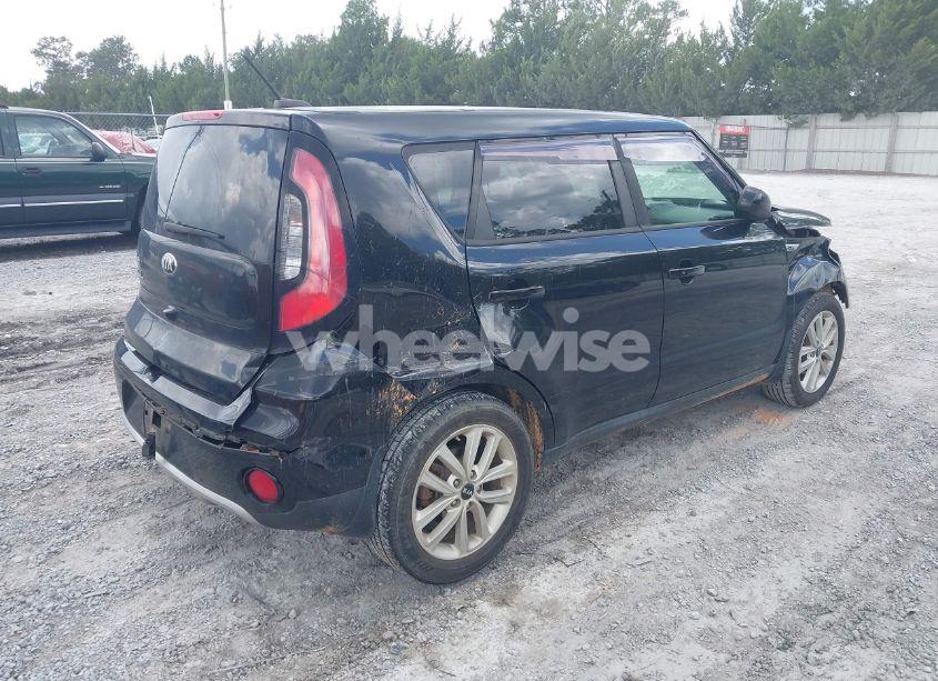 Photo 4 of 2018 Kia Soul + (VIN KNDJP3A55J7590815)
