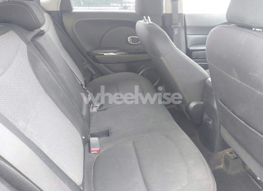 Photo 8 of 2018 Kia Soul + (VIN KNDJP3A55J7590815)