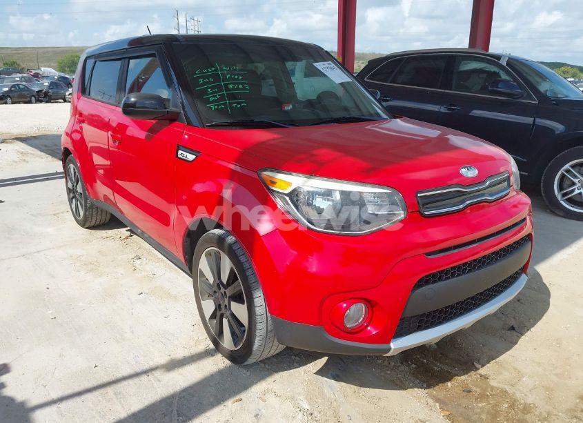 2018 Kia Soul + (VIN KNDJP3A55J7596369) main photo