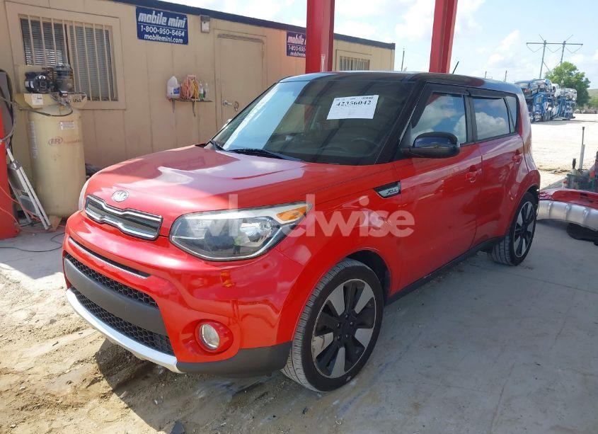 Photo 2 of 2018 Kia Soul + (VIN KNDJP3A55J7596369)