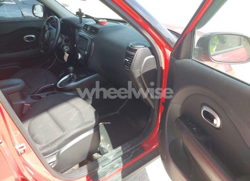 Photo 5 of 2018 Kia Soul + (VIN KNDJP3A55J7596369)