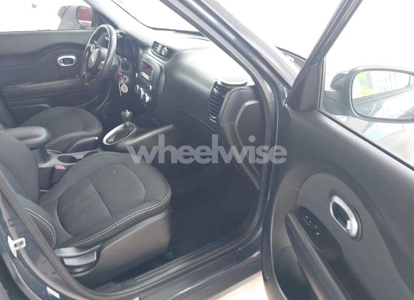 Photo 5 of 2014 Kia Soul + (VIN KNDJP3A56E7071164)