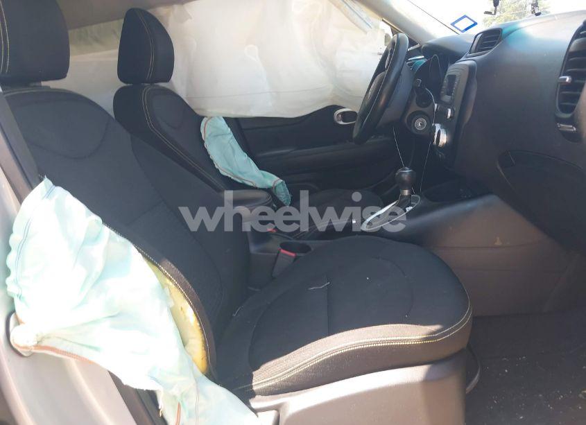 Photo 5 of 2014 Kia Soul + (VIN KNDJP3A56E7700227)