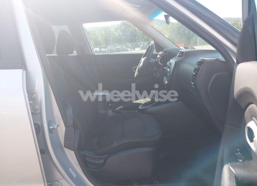 Photo 5 of 2014 Kia Soul + (VIN KNDJP3A56E7703418)