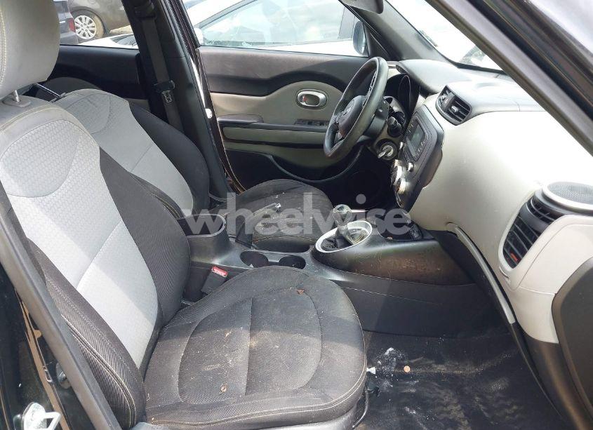 Photo 5 of 2016 Kia Soul + (VIN KNDJP3A56G7276311)