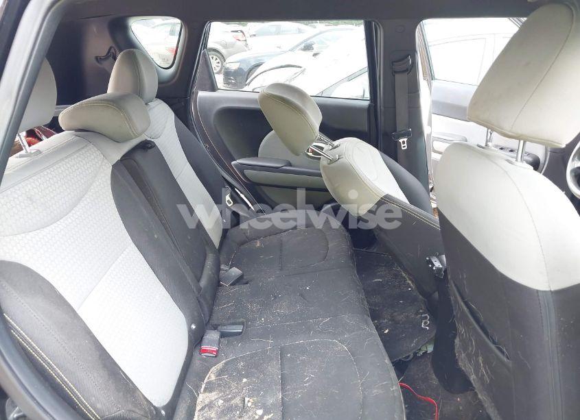 Photo 8 of 2016 Kia Soul + (VIN KNDJP3A56G7276311)