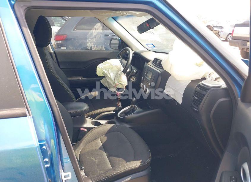 Photo 5 of 2016 Kia Soul + (VIN KNDJP3A56G7334627)