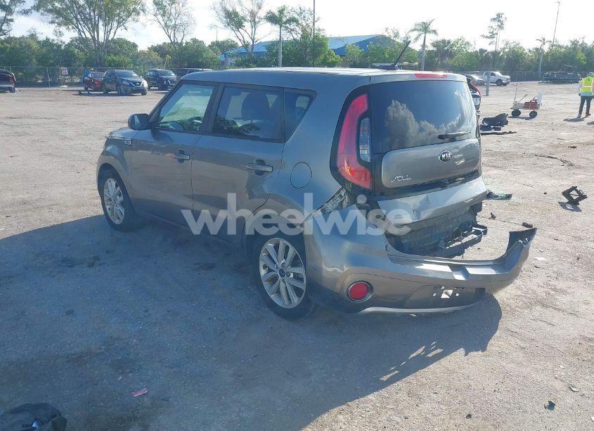 Photo 3 of 2017 Kia Soul + (VIN KNDJP3A56H7422417)