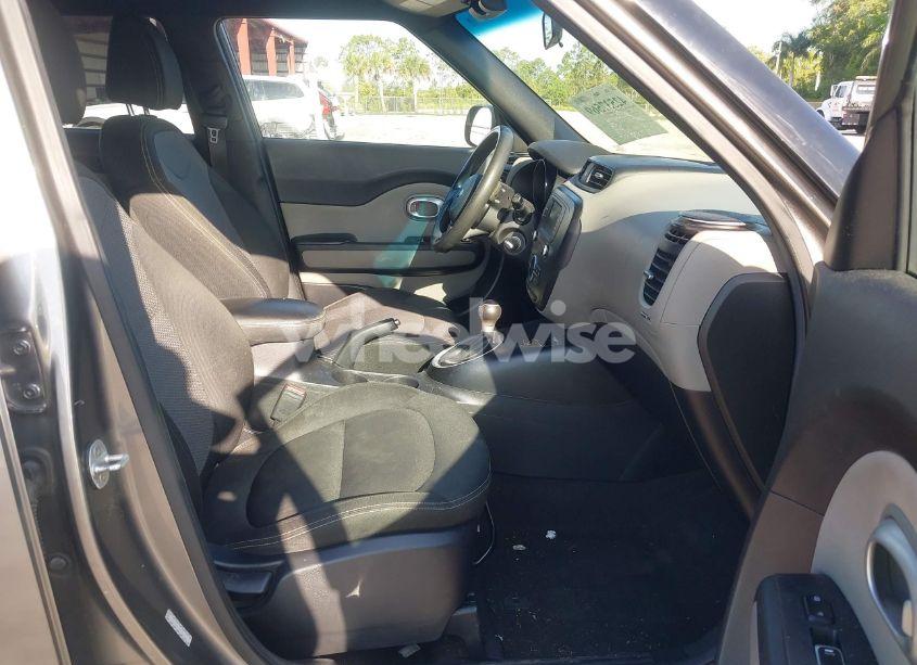 Photo 5 of 2017 Kia Soul + (VIN KNDJP3A56H7422417)