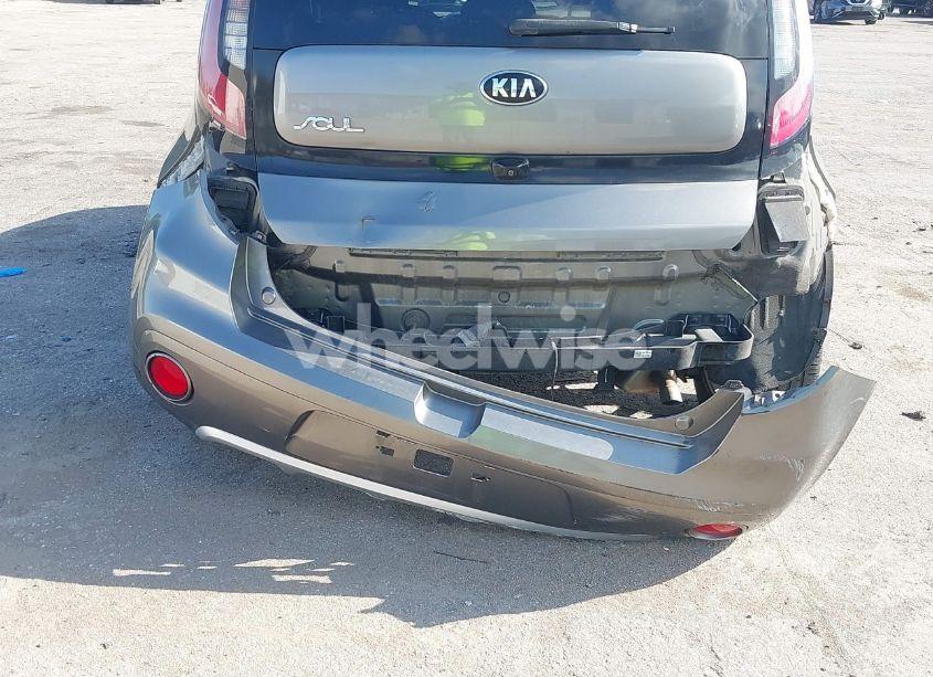 Photo 6 of 2017 Kia Soul + (VIN KNDJP3A56H7422417)