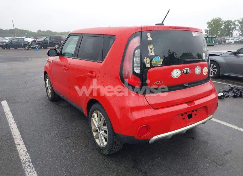 Photo 3 of 2018 Kia Soul + (VIN KNDJP3A56J7508106)