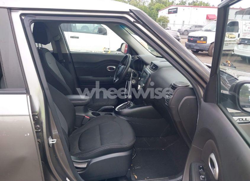 Photo 5 of 2018 Kia Soul + (VIN KNDJP3A56J7597417)