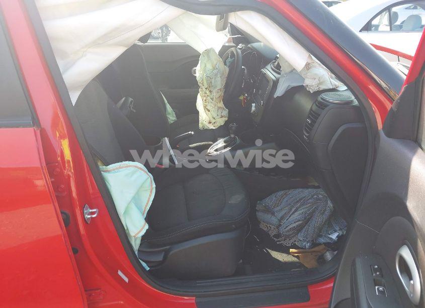 Photo 5 of 2018 Kia Soul + (VIN KNDJP3A56J7604849)