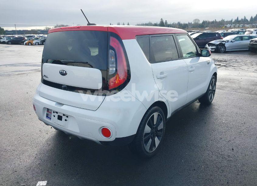 Photo 4 of 2019 Kia Soul + (VIN KNDJP3A56K7646679)