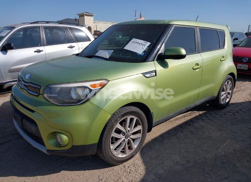 Photo 2 of 2019 Kia Soul + (VIN KNDJP3A56K7911035)