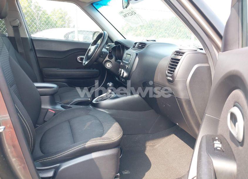 Photo 5 of 2016 Kia Soul + (VIN KNDJP3A57G7312166)