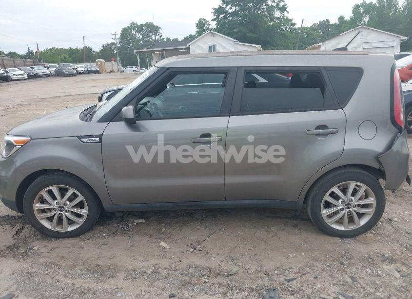 Photo 14 of 2017 Kia Soul + (VIN KNDJP3A57H7411667)