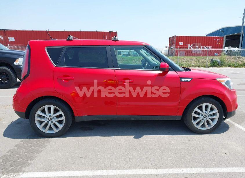 Photo 13 of 2018 Kia Soul + (VIN KNDJP3A57J7530874)