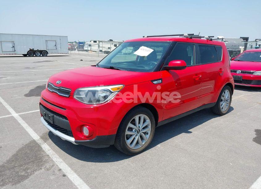 Photo 2 of 2018 Kia Soul + (VIN KNDJP3A57J7530874)