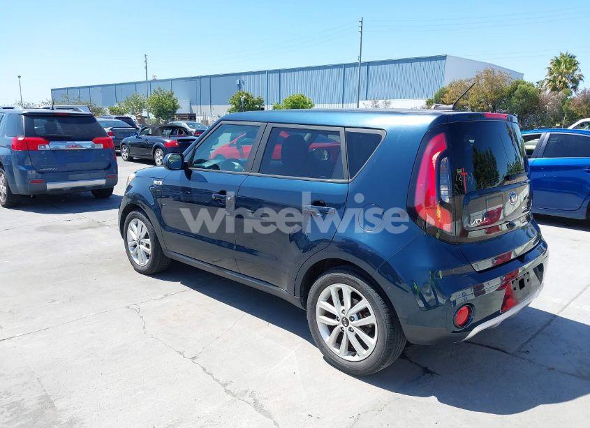 Photo 3 of 2018 Kia Soul + (VIN KNDJP3A57J7539588)