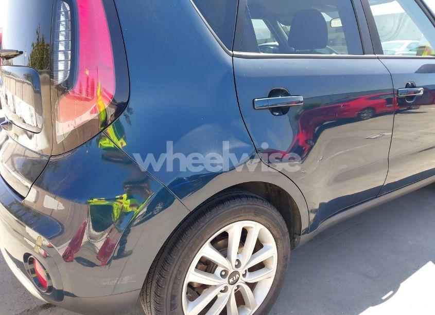 Photo 6 of 2018 Kia Soul + (VIN KNDJP3A57J7539588)