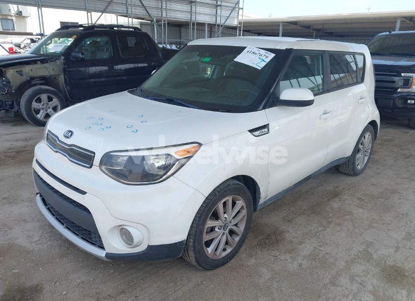 Photo 2 of 2018 Kia Soul + (VIN KNDJP3A57J7540529)