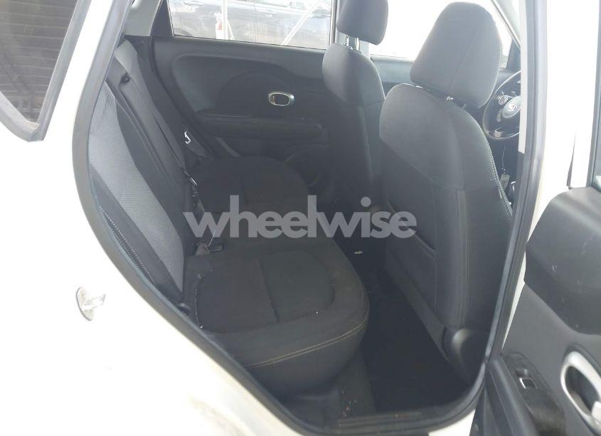 Photo 8 of 2018 Kia Soul + (VIN KNDJP3A57J7540529)