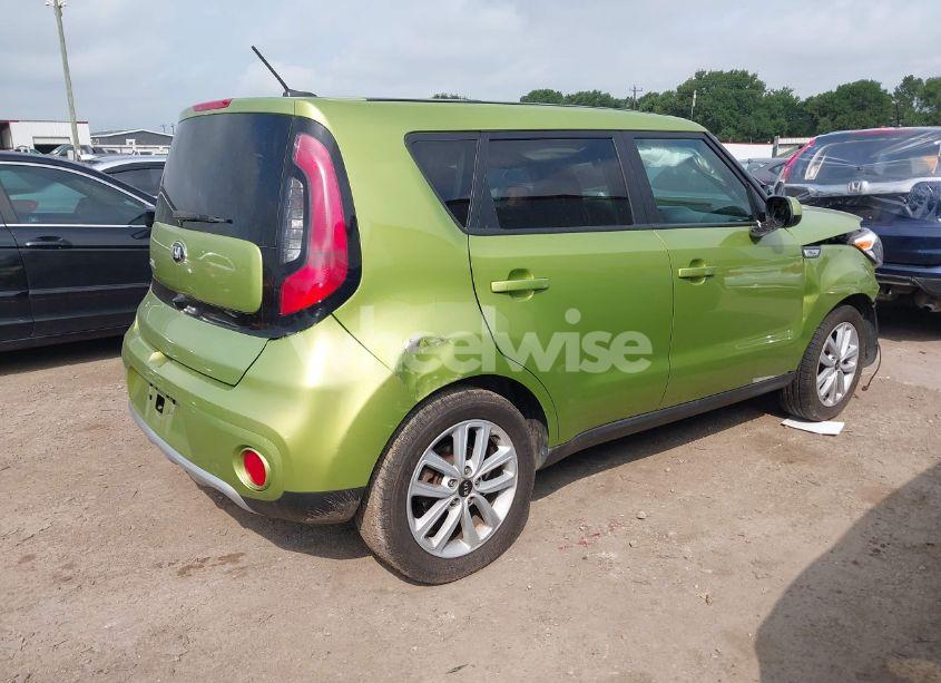 Photo 4 of 2018 Kia Soul + (VIN KNDJP3A57J7894079)