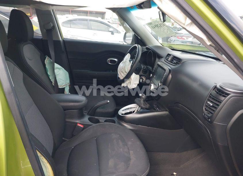 Photo 5 of 2018 Kia Soul + (VIN KNDJP3A57J7894079)