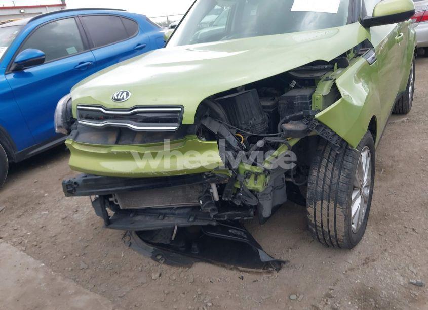 Photo 6 of 2018 Kia Soul + (VIN KNDJP3A57J7894079)