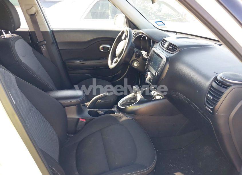 Photo 5 of 2018 Kia Soul + (VIN KNDJP3A57J7901872)