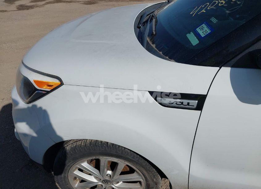 Photo 6 of 2018 Kia Soul + (VIN KNDJP3A57J7901872)