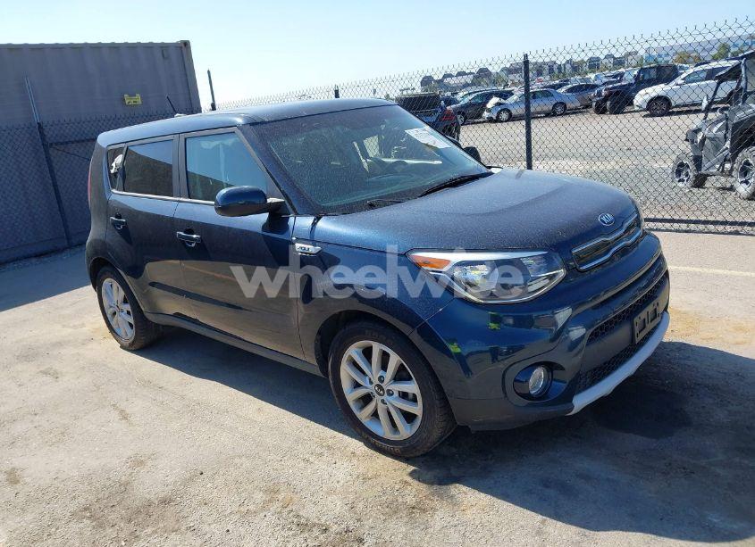 2019 Kia Soul + (VIN KNDJP3A57K7699312) main photo