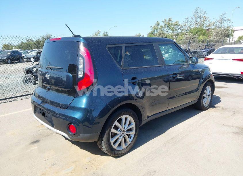 Photo 4 of 2019 Kia Soul + (VIN KNDJP3A57K7699312)