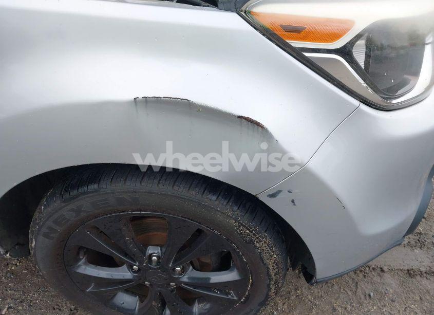 Photo 6 of 2014 Kia Soul + (VIN KNDJP3A58E7733682)