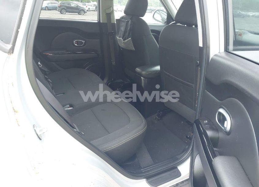 Photo 8 of 2014 Kia Soul + (VIN KNDJP3A58E7733682)