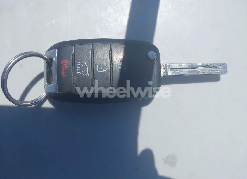 Photo 11 of 2015 Kia Soul + (VIN KNDJP3A58F7111522)