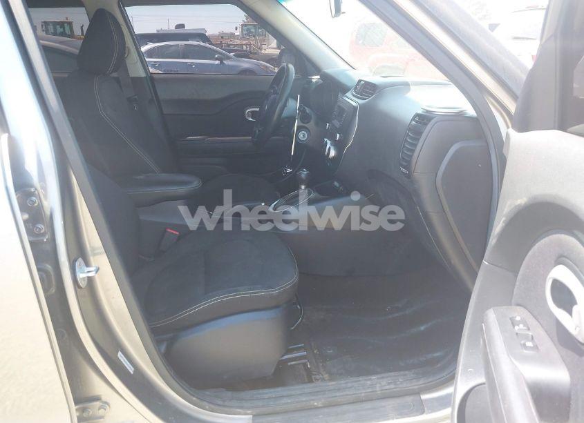 Photo 5 of 2015 Kia Soul + (VIN KNDJP3A58F7111522)